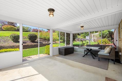 358 Yarrow Lane Pleasant Hills PA 15236