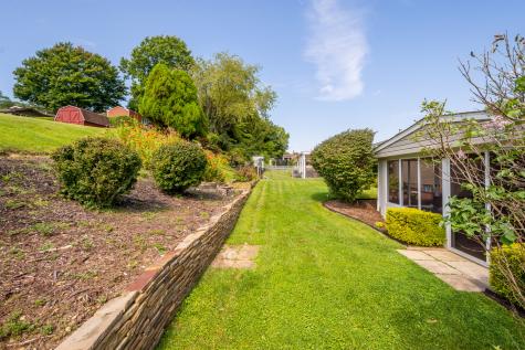 358 Yarrow Lane Pleasant Hills PA 15236