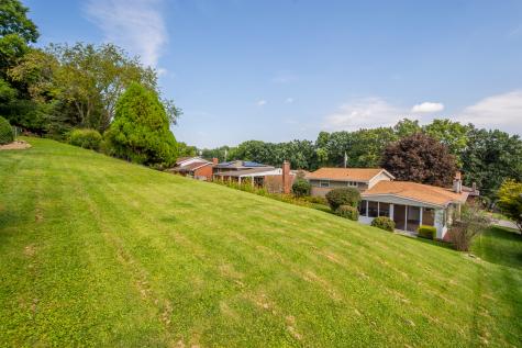 358 Yarrow Lane Pleasant Hills PA 15236
