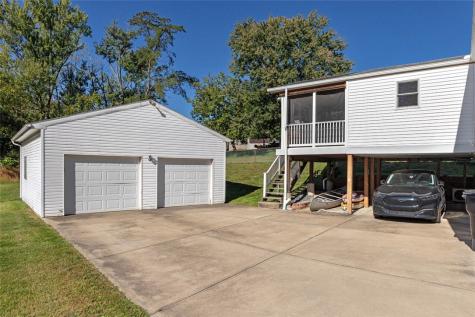1990 Tara Drive North Huntingdon PA 15642