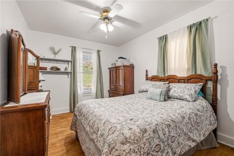 947 Center Avenue West View PA 15229