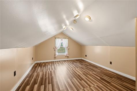 947 Center Avenue West View PA 15229