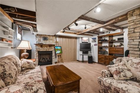 947 Center Avenue West View PA 15229