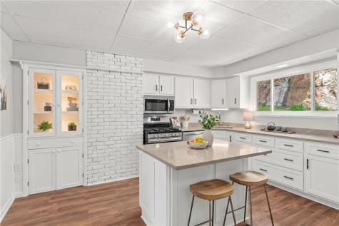 1042 Goehring Street Spring Hill PA 15212