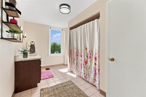 1042 Goehring Street Spring Hill PA 15212
