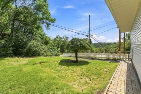 1042 Goehring Street Spring Hill PA 15212
