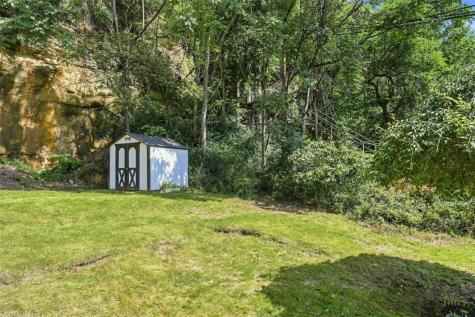 1042 Goehring Street Spring Hill PA 15212
