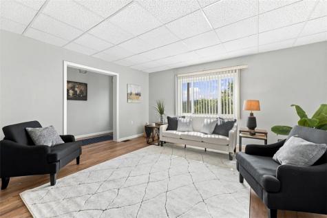1042 Goehring Street Spring Hill PA 15212