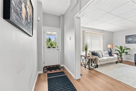 1042 Goehring Street Spring Hill PA 15212
