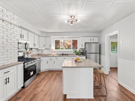 1042 Goehring Street Spring Hill PA 15212