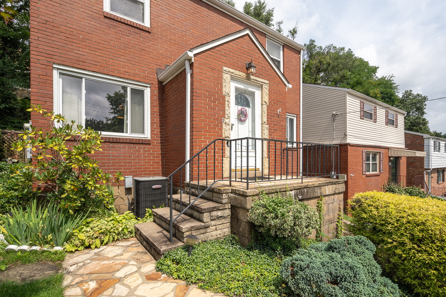 3936 Meadowbrook Brentwood PA 15227