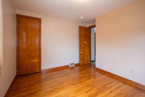 3936 Meadowbrook Brentwood PA 15227