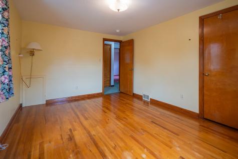 3936 Meadowbrook Brentwood PA 15227