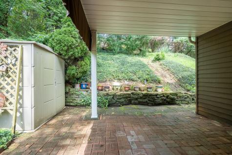 3936 Meadowbrook Brentwood PA 15227