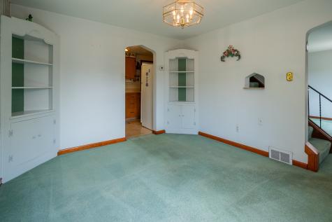 3936 Meadowbrook Brentwood PA 15227