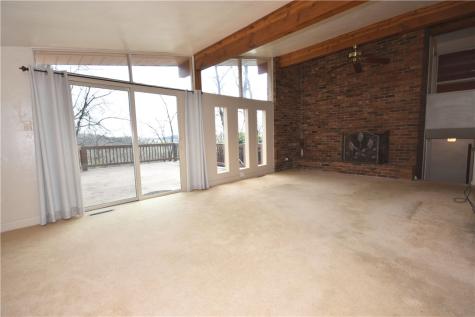 327 Wayne Street Claysville PA 15323