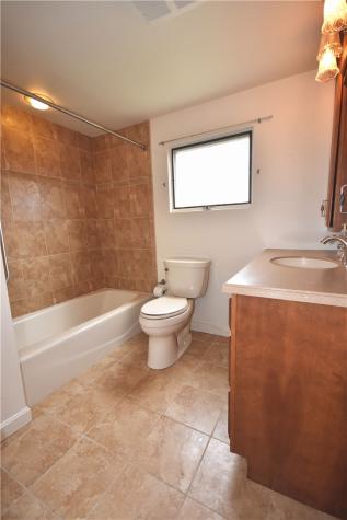327 Wayne Street Claysville PA 15323