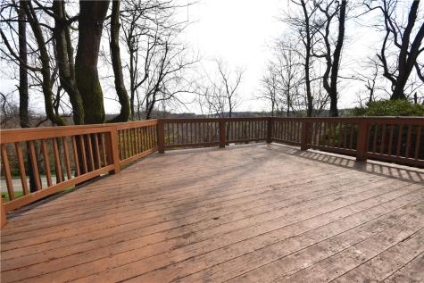 327 Wayne Street Claysville PA 15323