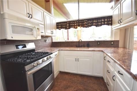 327 Wayne Street Claysville PA 15323