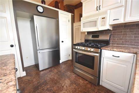 327 Wayne Street Claysville PA 15323
