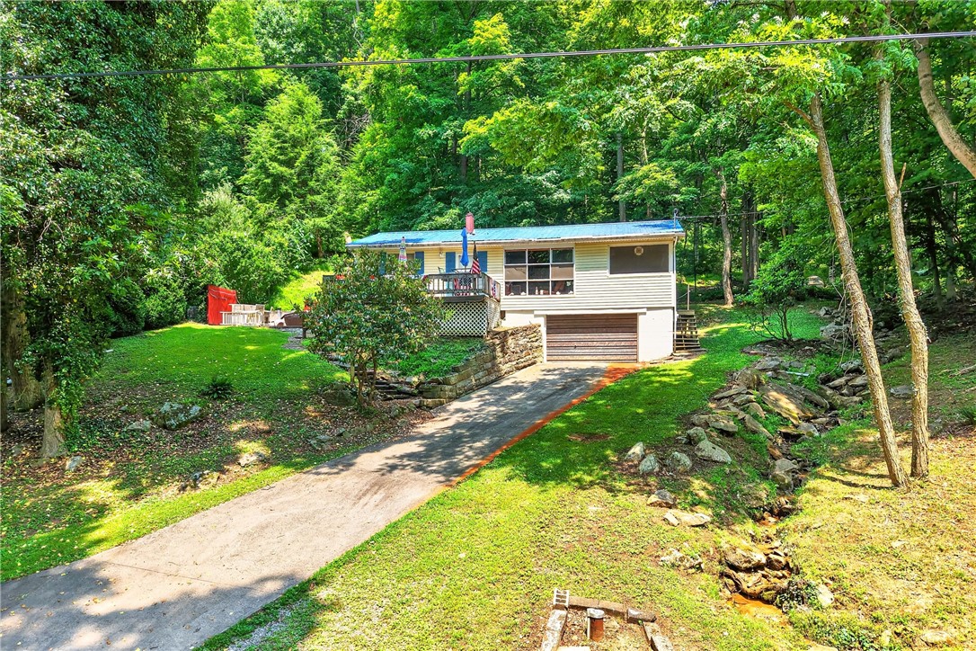 627 E Lakeview Road Henry Clay Township PA 15424