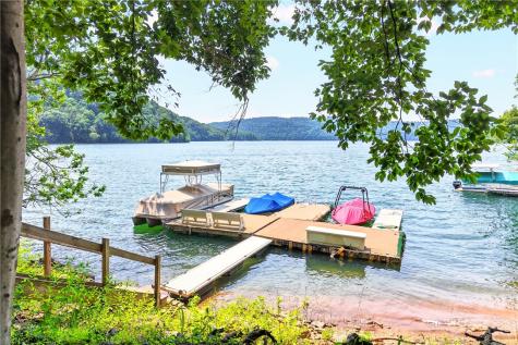 627 E Lakeview Road Henry Clay Township PA 15424