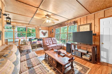 627 E Lakeview Road Henry Clay Township PA 15424
