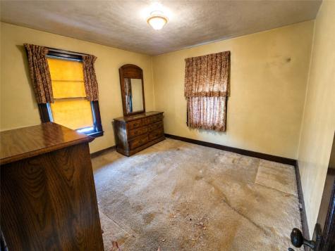 619 E 3rd Avenue Tarentum PA 15084