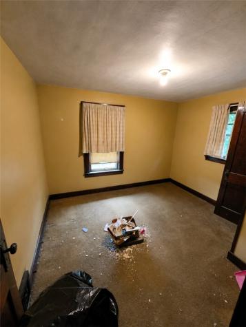 619 E 3rd Avenue Tarentum PA 15084