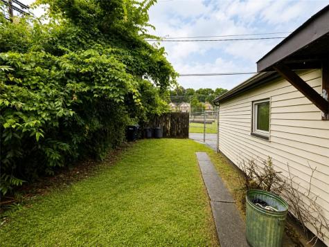 619 E 3rd Avenue Tarentum PA 15084