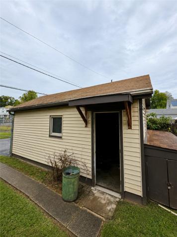 619 E 3rd Avenue Tarentum PA 15084