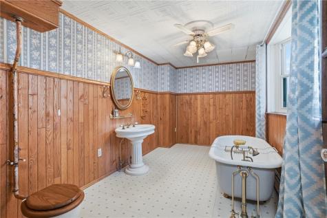118 Saltarka Lane Jackson Township PA 16063