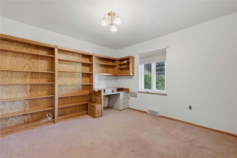 283 Kentucky Drive Lower Burrell PA 15068