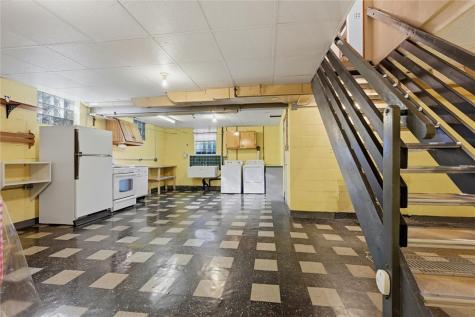 283 Kentucky Drive Lower Burrell PA 15068