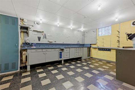 283 Kentucky Drive Lower Burrell PA 15068
