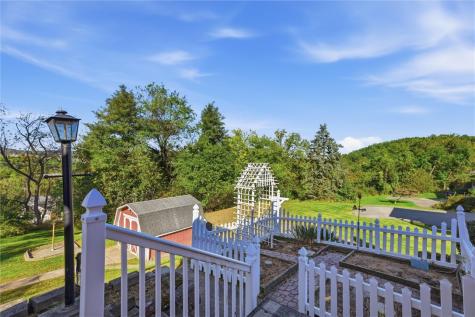 283 Kentucky Drive Lower Burrell PA 15068