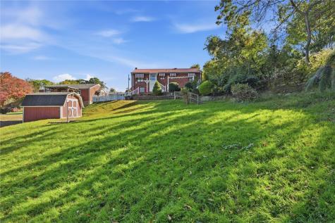 283 Kentucky Drive Lower Burrell PA 15068