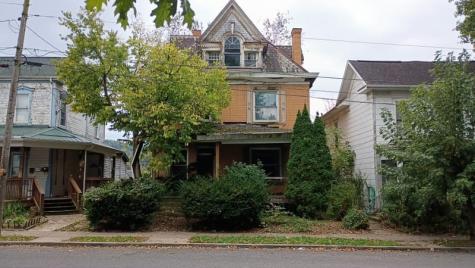 68 W Lincoln Street Waynsbrg/frankln Township PA 15370