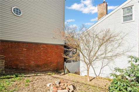2810 Edwards Way South Side PA 15203