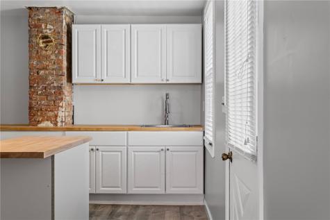 2810 Edwards Way South Side PA 15203