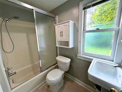 406 Opre Avenue Grove City Boro PA 16127