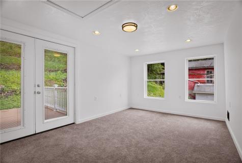 635 Valley Street Oakmont PA 15139