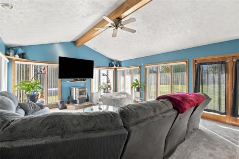309 Young Avenue Township Of But Nw PA 16001