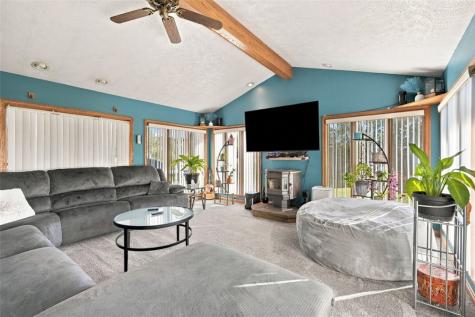309 Young Avenue Township Of But Nw PA 16001