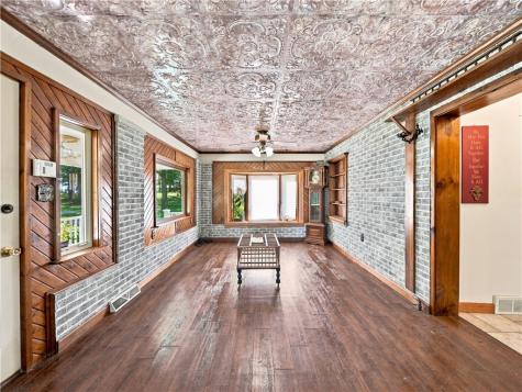 644 Freeport Jefferson Township PA 16002
