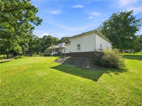 644 Freeport Jefferson Township PA 16002