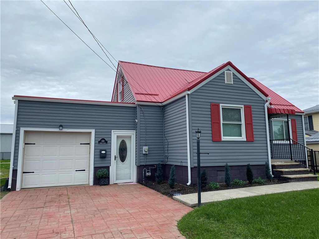 109 Roberts Street Rostraver PA 15012