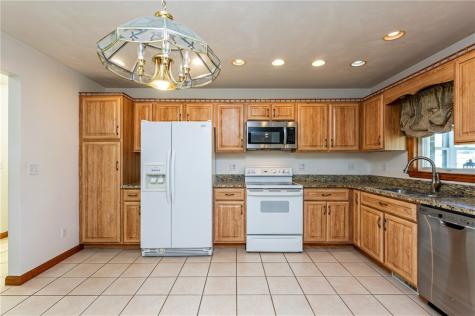107 N Hazelnut Drive Mt Pleasant Township PA 15666