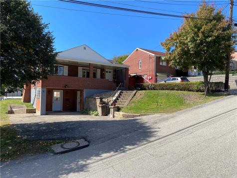 5028 Skylark Avenue West Mifflin PA 15122