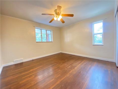 5028 Skylark Avenue West Mifflin PA 15122